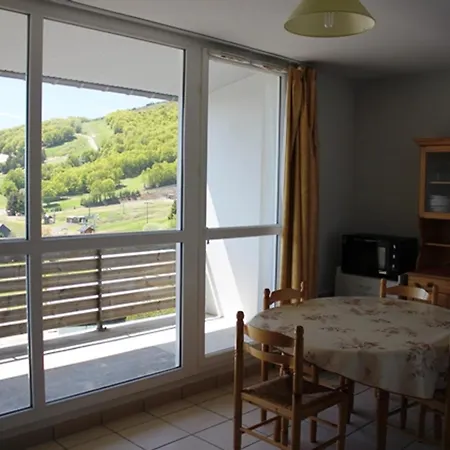Apartment 6 Pers Avec Parking Prive, Pres Du Et - Fr-1-814-71 Besse-et-Saint-Anastaise